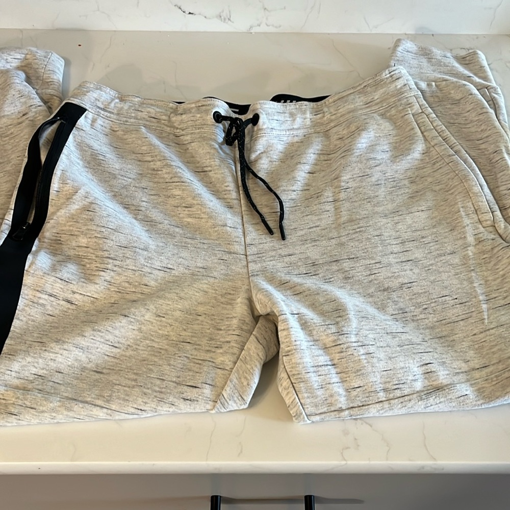 American Eagle joggers